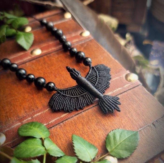 Minuit - Le corbeau protecteur