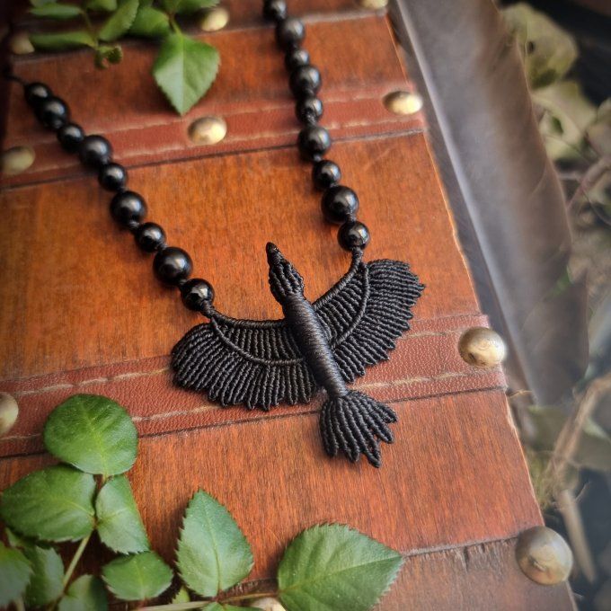 Minuit - Le corbeau protecteur