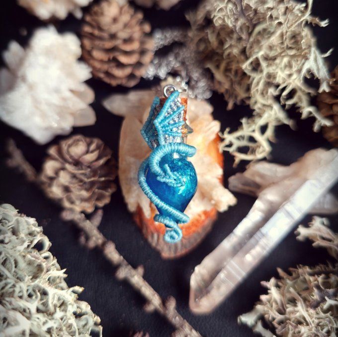 Talisman Dragon sur fiole - Ice